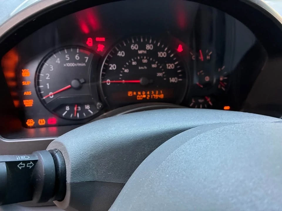 2004 Nissan Armada - Image 5 of 9