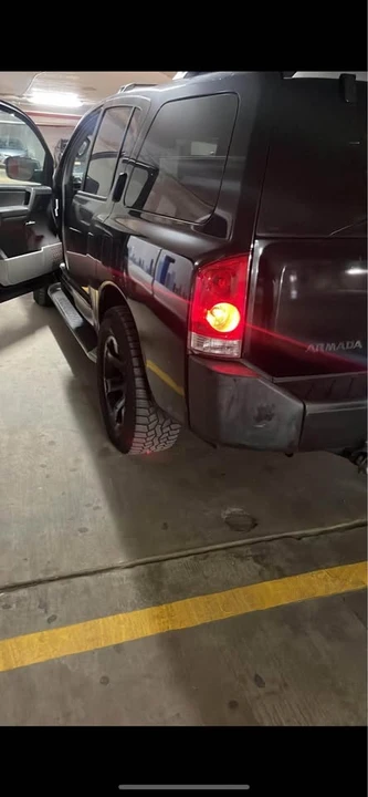 2004 Nissan Armada - Image 10 of 12
