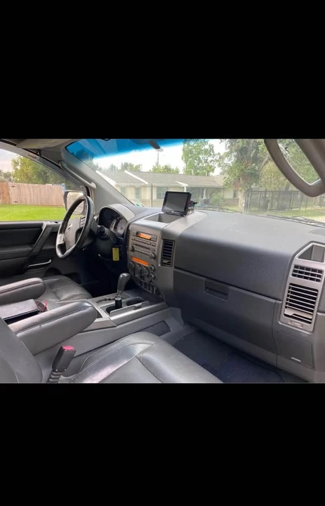 2004 Nissan Armada - Image 8 of 10