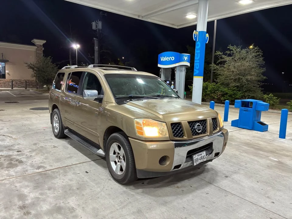 2004 Nissan Armada - Image 4 of 10