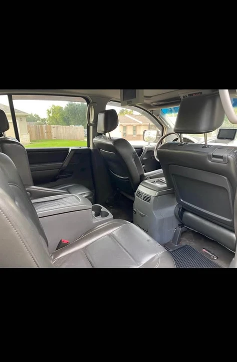 2004 Nissan Armada - Image 9 of 10