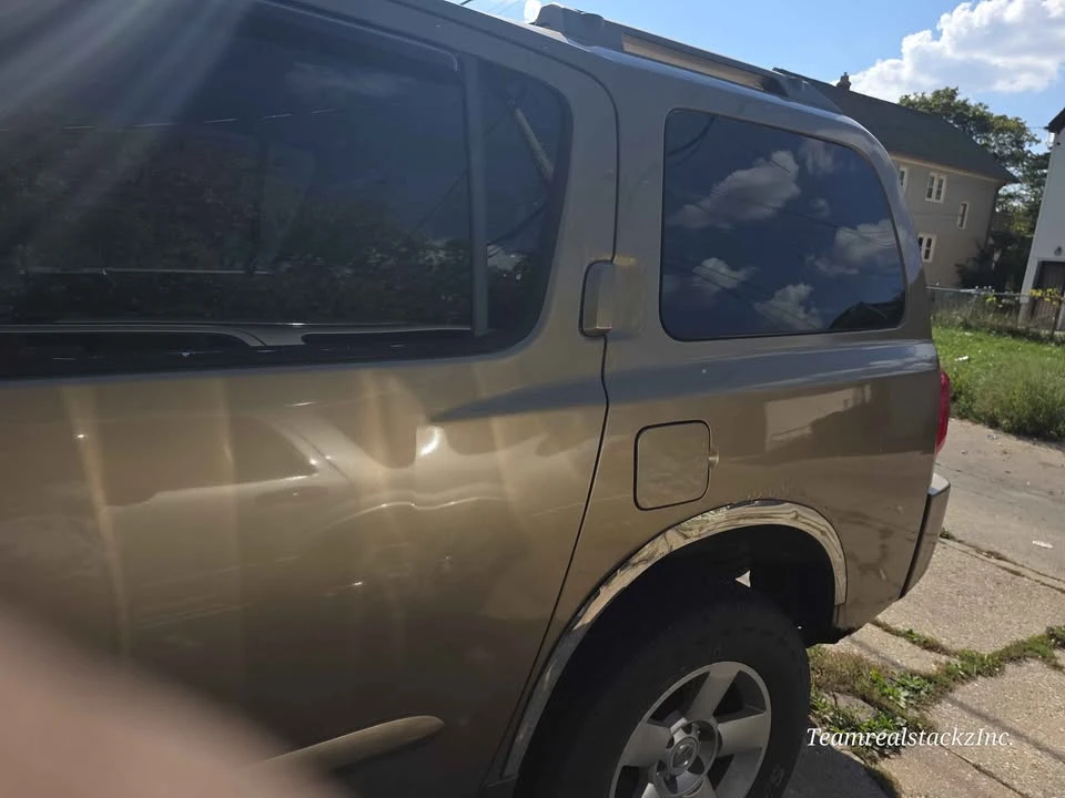2004 Nissan Armada - Image 7 of 8