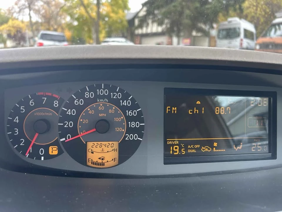2004 Nissan Quest - Image 6 of 15