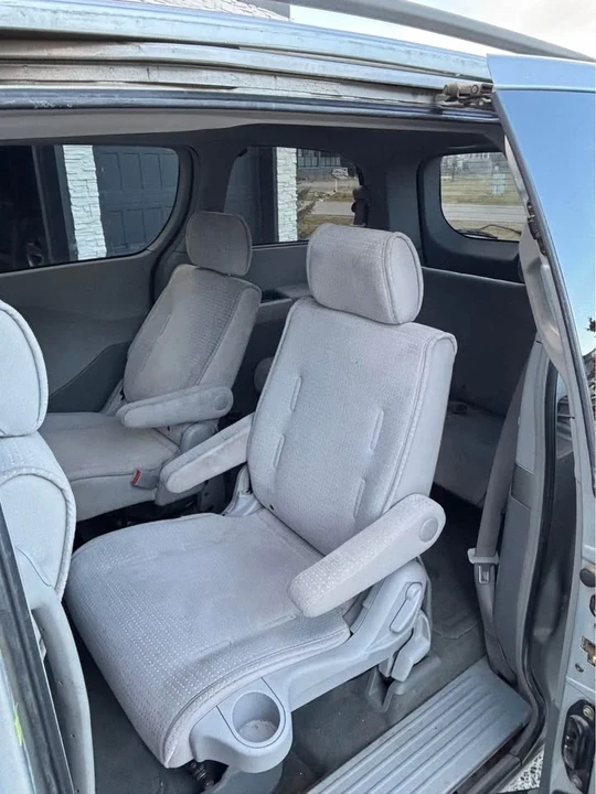 2004 Nissan Quest - Image 9 of 10