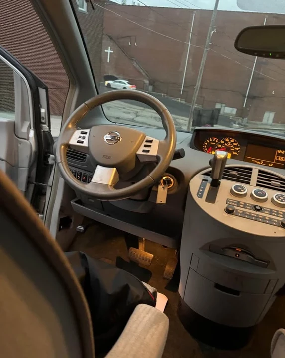2004 Nissan Quest - Image 8 of 16