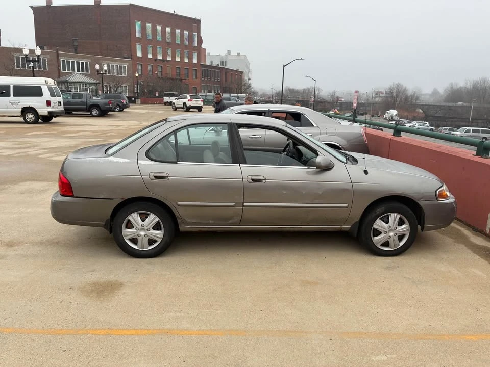 2004 Nissan Sentra 5th Gen - Image 2 of 4