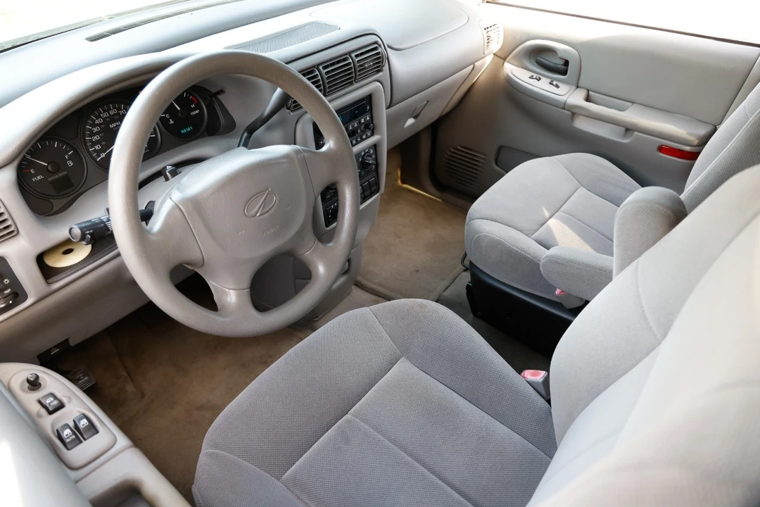 2004 Oldsmobile Silhouette - Image 4 of 12