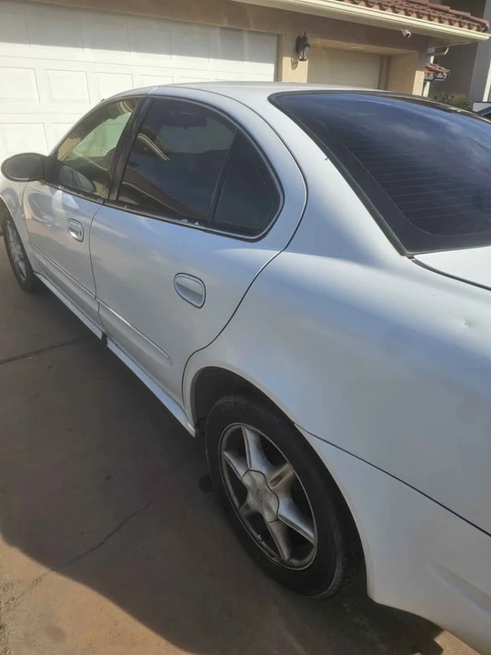 2004 Oldsmobile Alero - Image 5 of 10