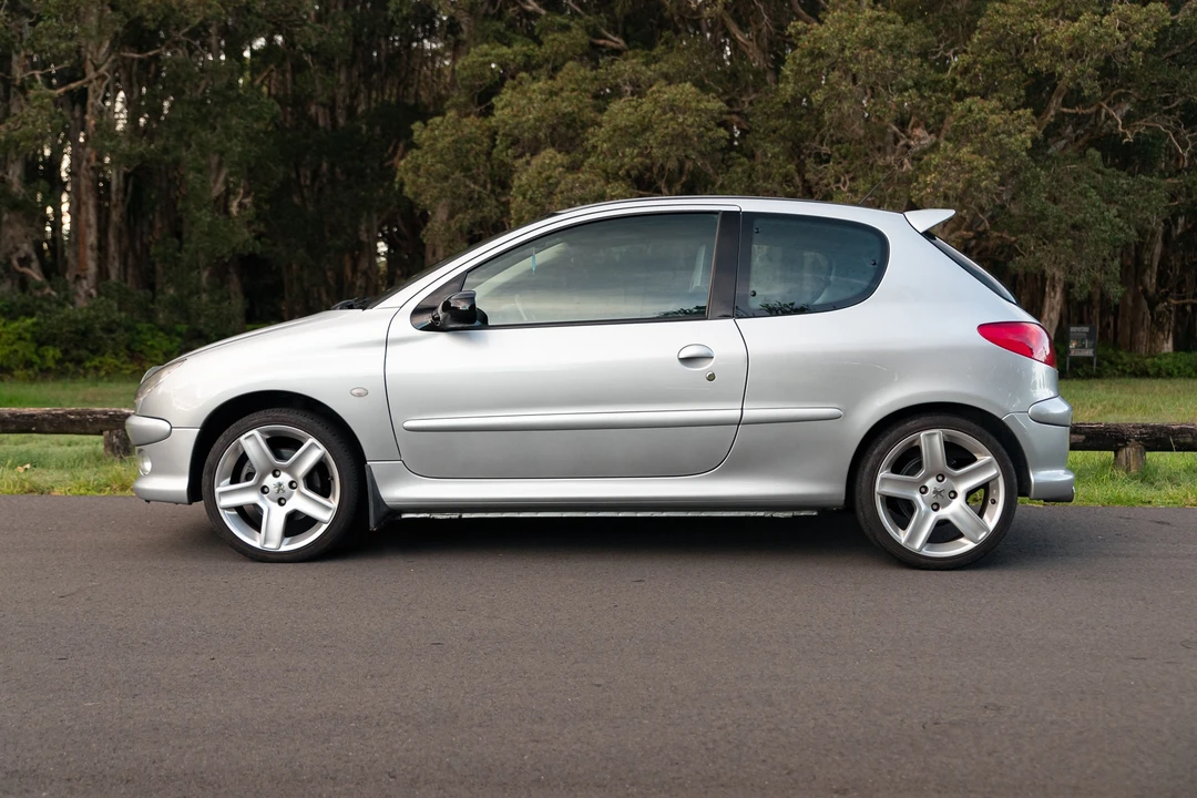 2004 Peugeot - Image 9 of 31