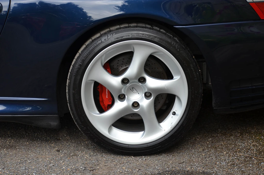 2004 Porsche 996 Carrera 4S - Image 14 of 31