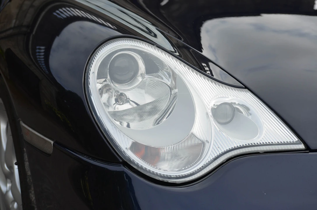 2004 Porsche 996 Carrera 4S - Image 25 of 31
