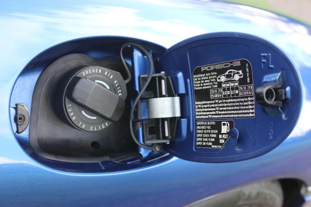 2004 Porsche 996 GT3 - Image 28 of 31