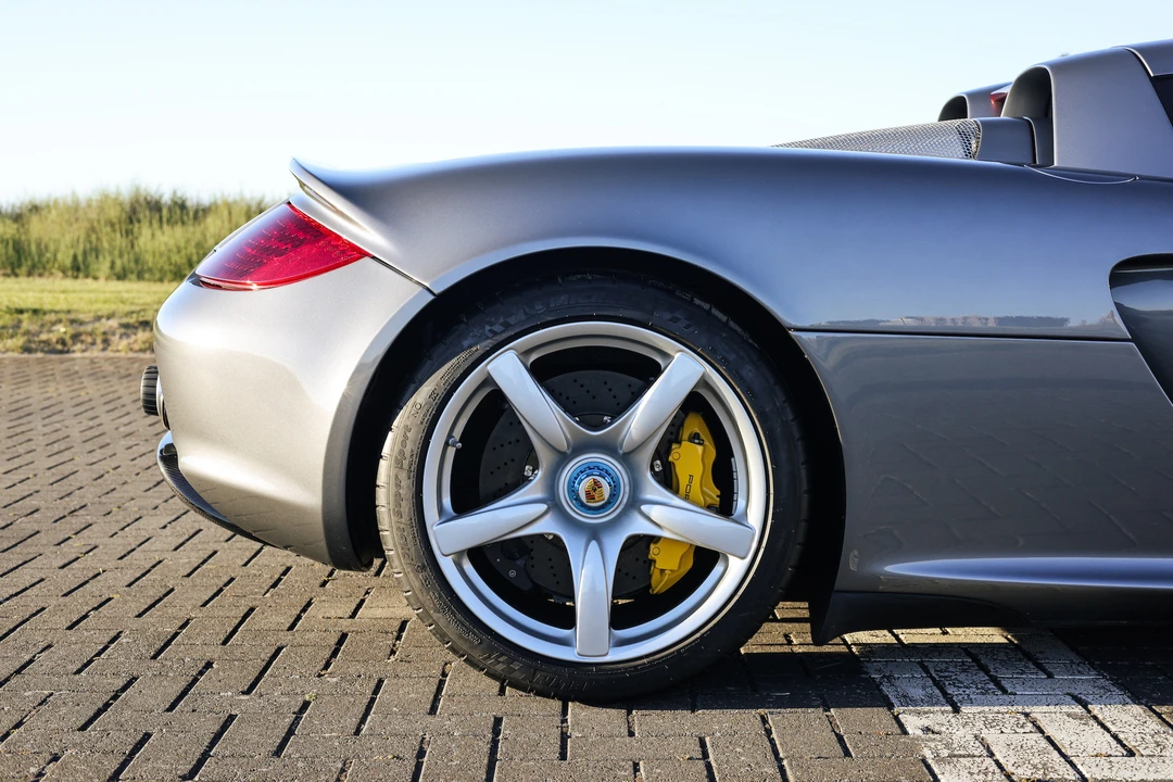 2004 Porsche Carrera GT - Image 20 of 31
