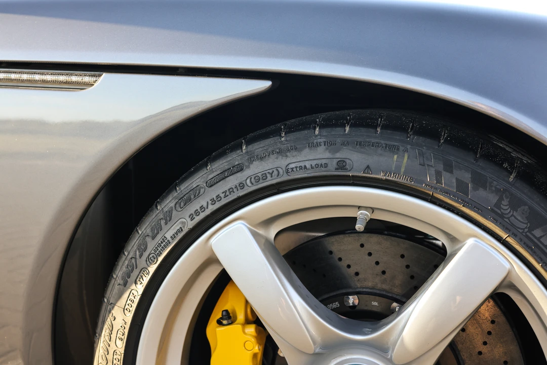 2004 Porsche Carrera GT - Image 27 of 31