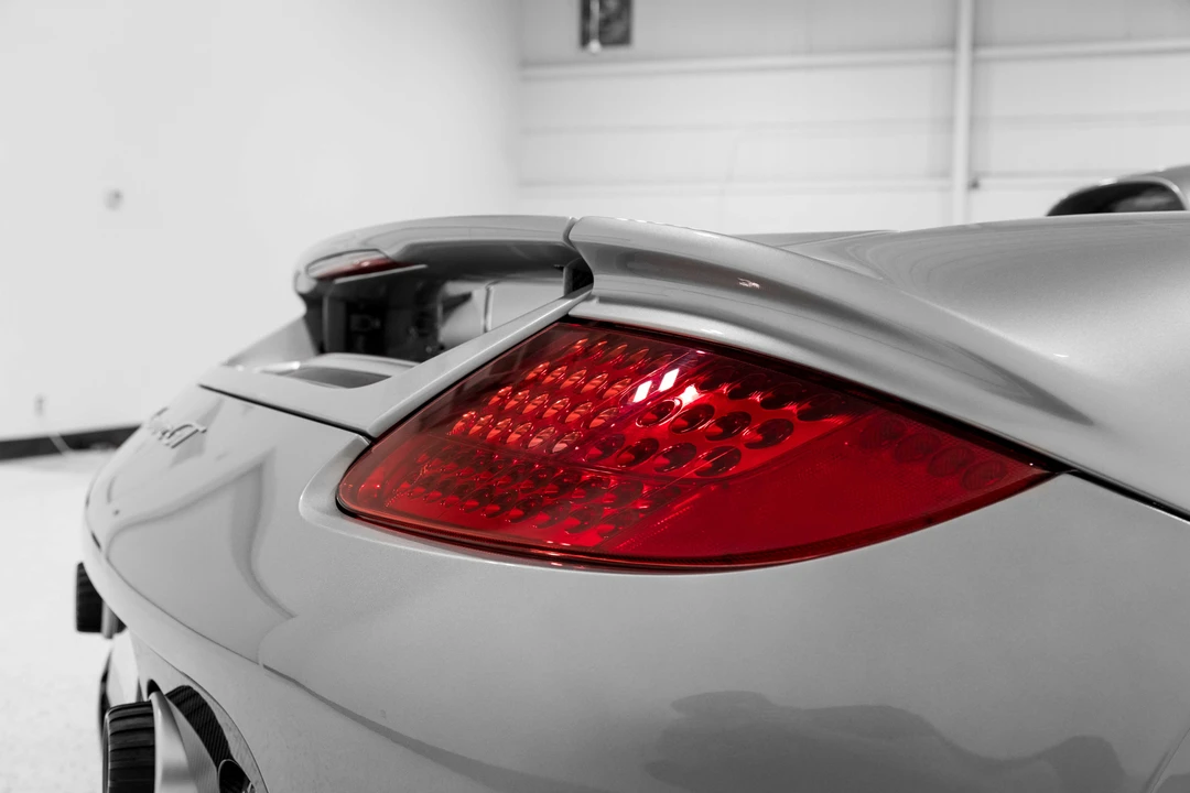 2004 Porsche Carrera GT - Image 28 of 31