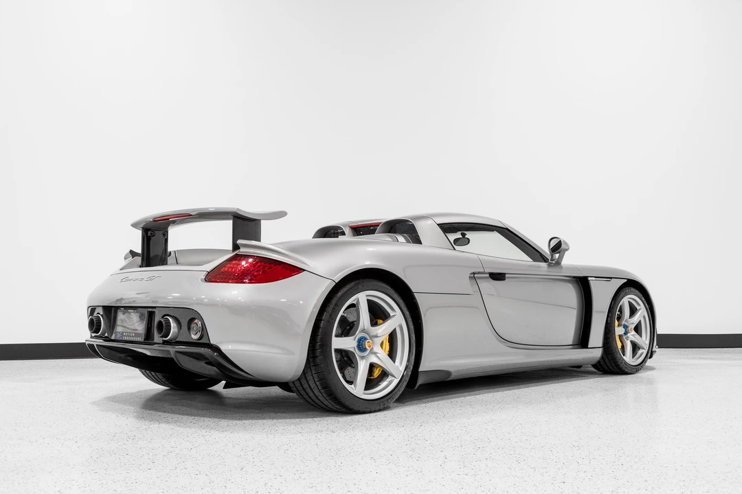 2004 Porsche Carrera GT - Image 7 of 31