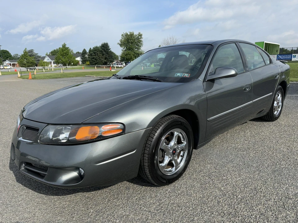 2004 Pontiac Bonneville 5th+ Gen - Image 2 of 31