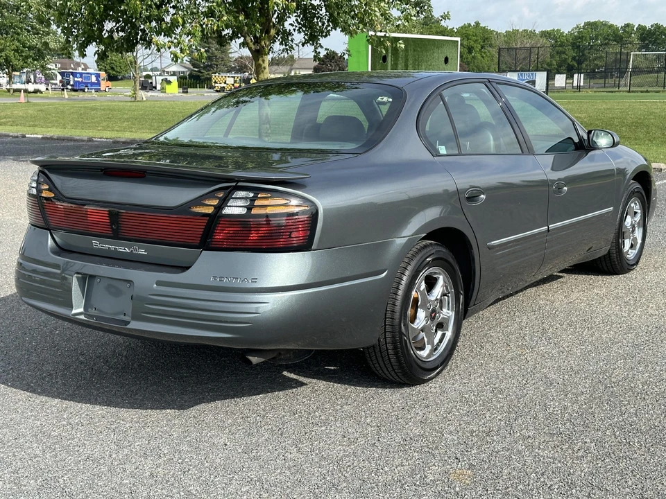 2004 Pontiac Bonneville 5th+ Gen - Image 11 of 31