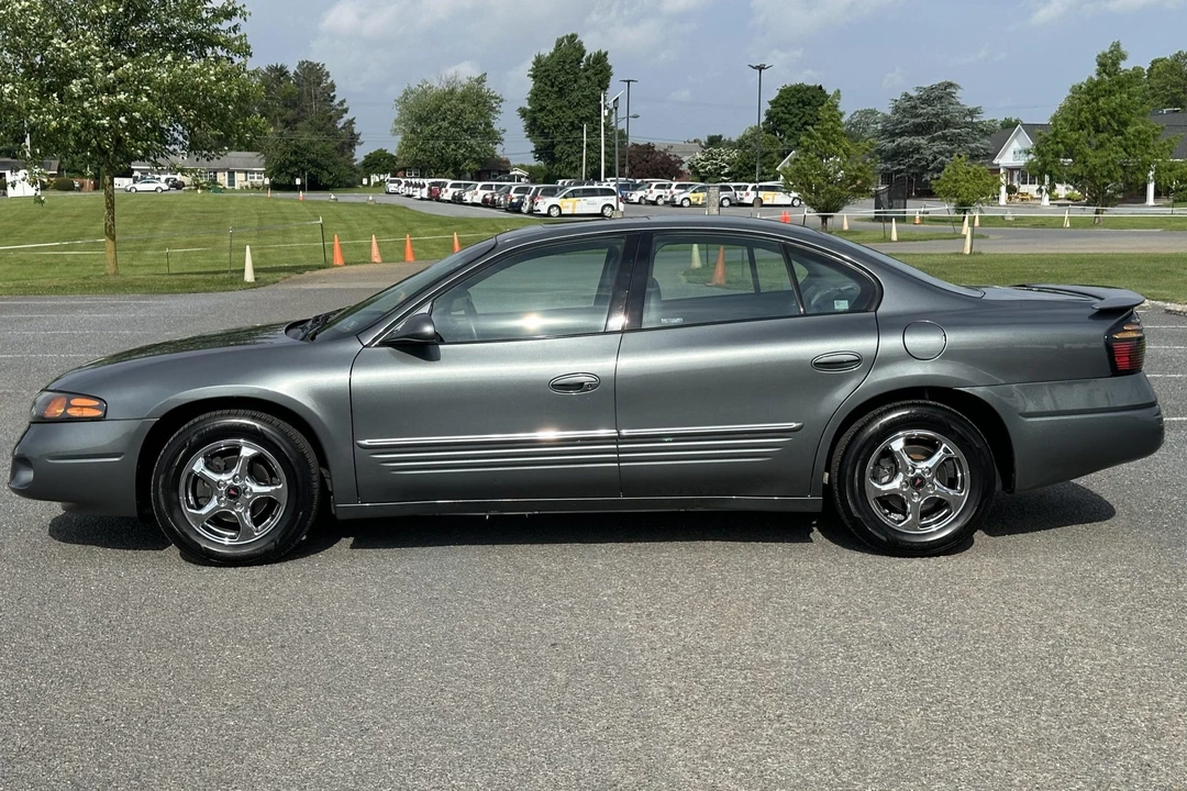 2004 Pontiac Bonneville 5th+ Gen - Image 18 of 31