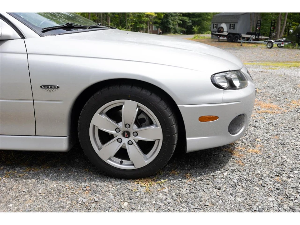 2004 Pontiac GTO 4th Gen - Image 5 of 31