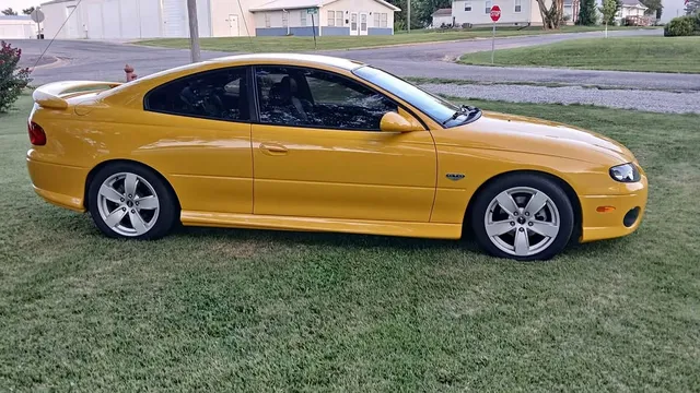 2004 Pontiac GTO Coupe 2D