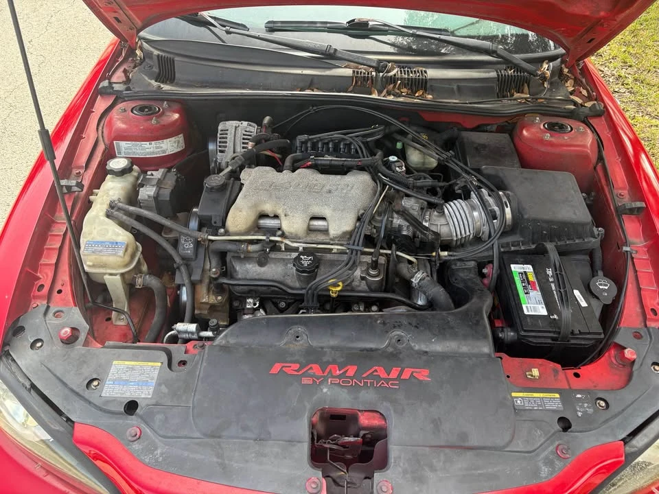 2004 Pontiac Grand Am - Image 10 of 14