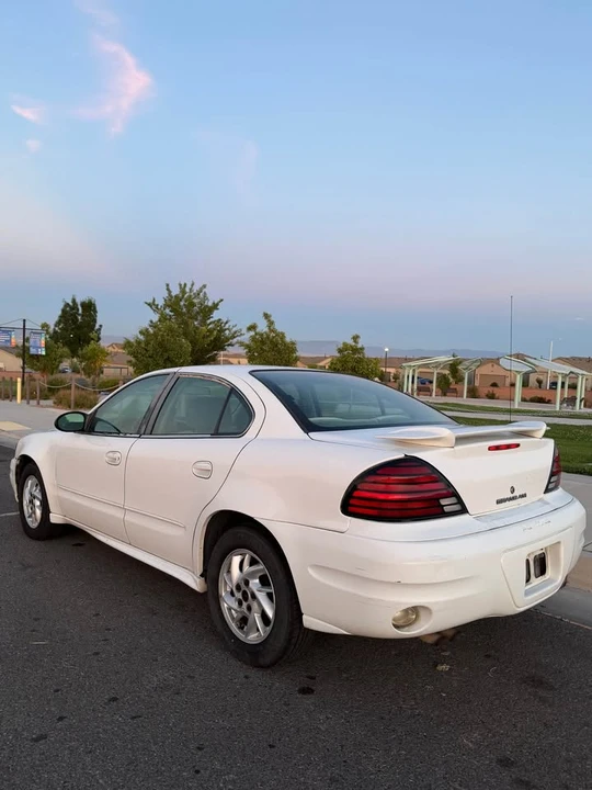 2004 Pontiac Grand Am - Image 2 of 8