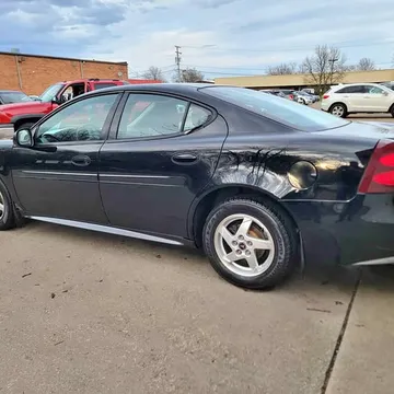 2004 Pontiac Grand Prix GT Sedan 4D