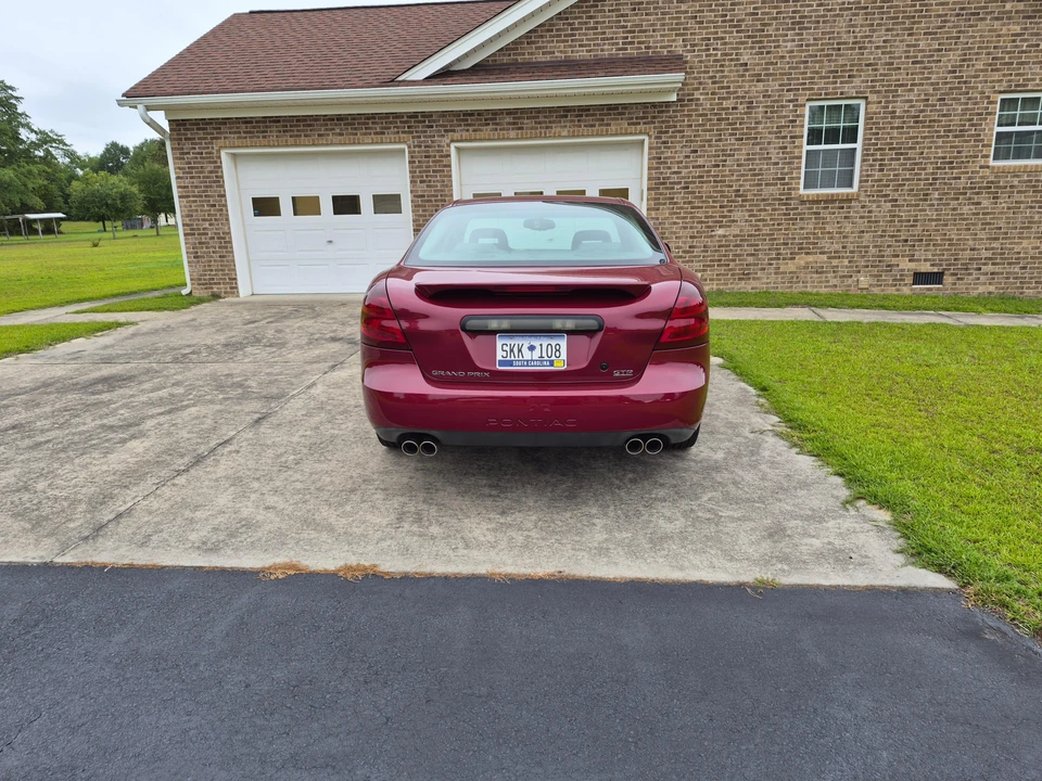 2004 Pontiac Grand Prix 3rd+ Gen - Image 9 of 31
