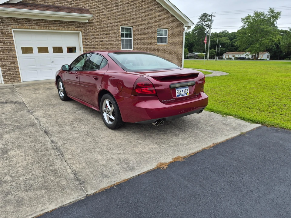 2004 Pontiac Grand Prix 3rd+ Gen - Image 8 of 31