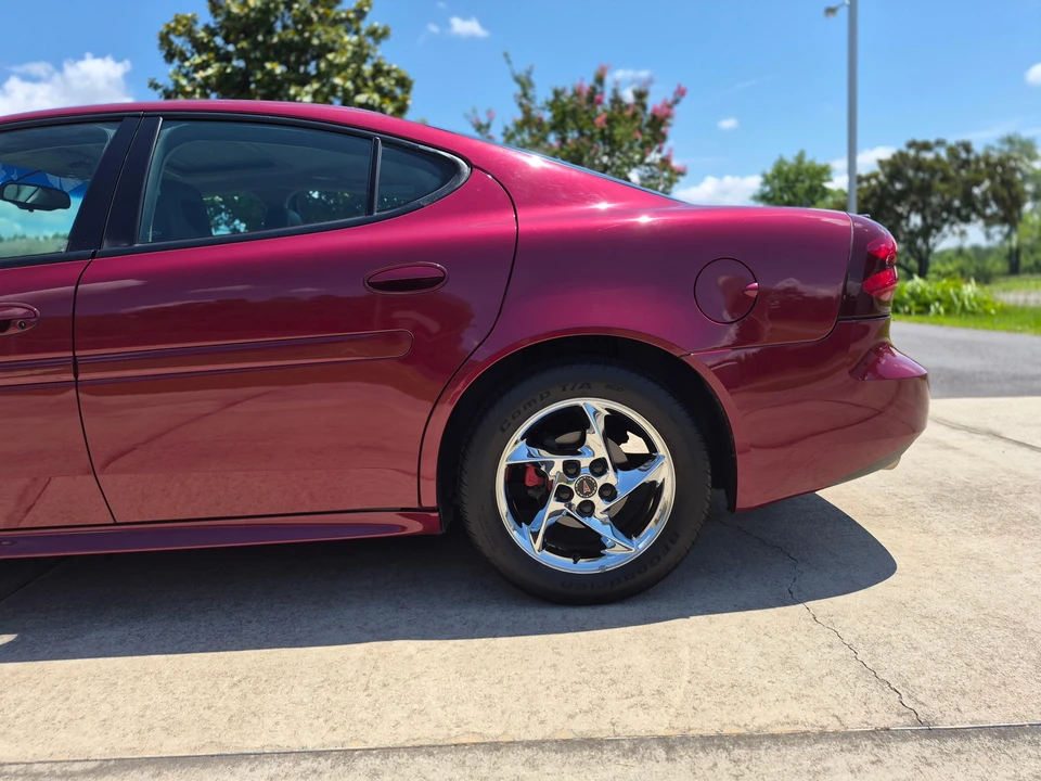 2004 Pontiac Grand Prix 3rd+ Gen - Image 24 of 31