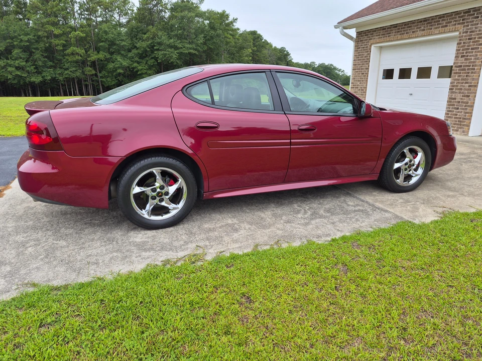 2004 Pontiac Grand Prix 3rd+ Gen - Image 10 of 31