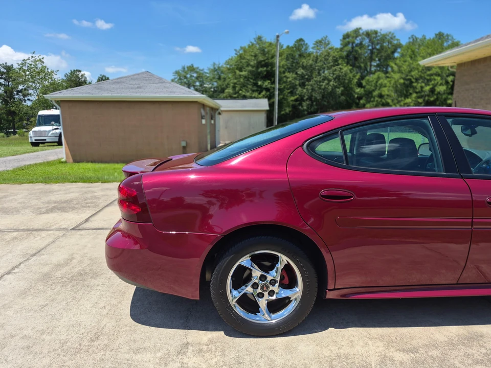 2004 Pontiac Grand Prix 3rd+ Gen - Image 25 of 31