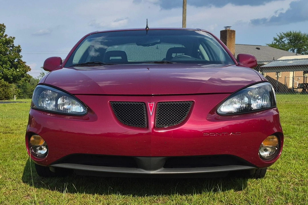 2004 Pontiac Grand Prix 3rd+ Gen - Image 2 of 31