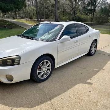 2004 Pontiac Grand Prix GTP Sedan 4D