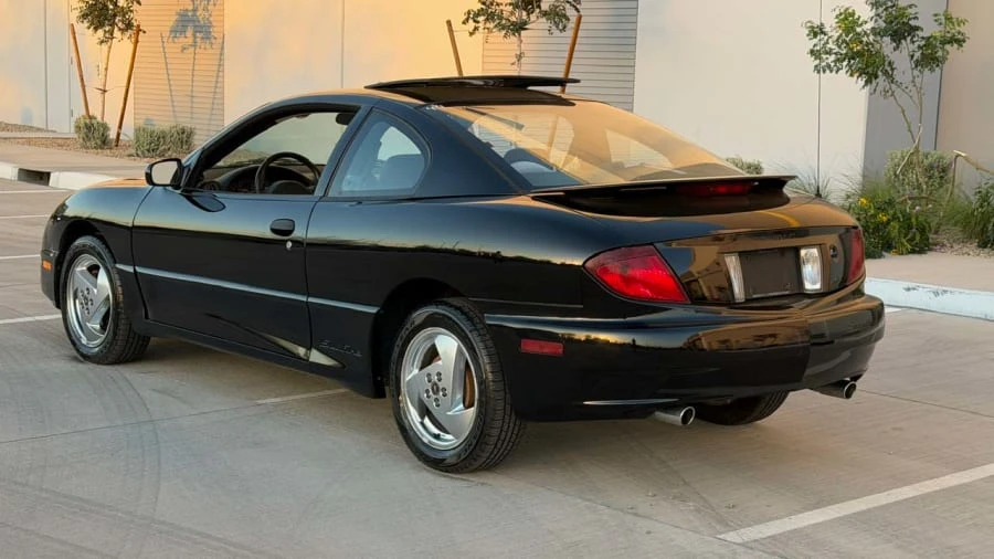 2004 Pontiac Sunfire - Image 6 of 14