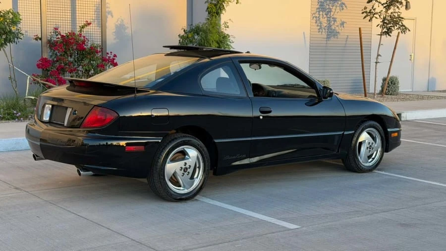 2004 Pontiac Sunfire - Image 3 of 14
