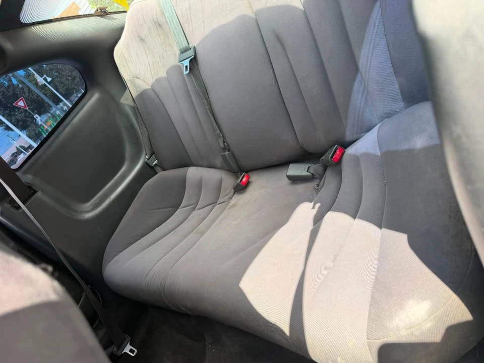 2004 Pontiac Sunfire - Image 4 of 10