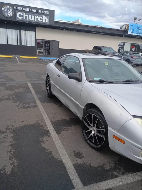2004 Pontiac Sunfire - Image 2 of 5
