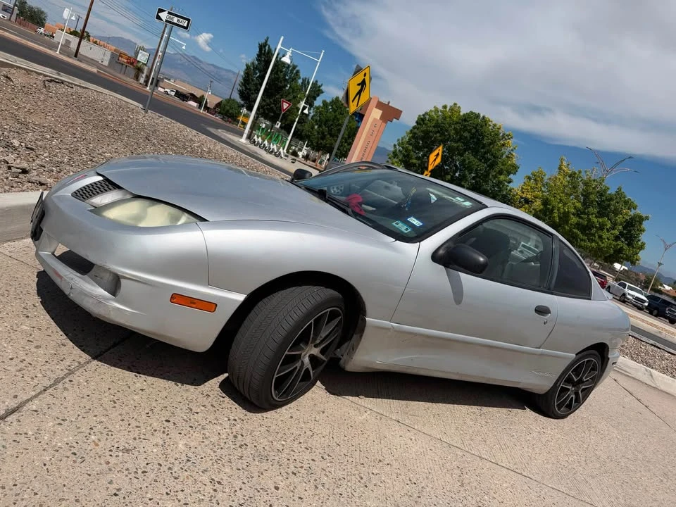 2004 Pontiac Sunfire - Image 10 of 10