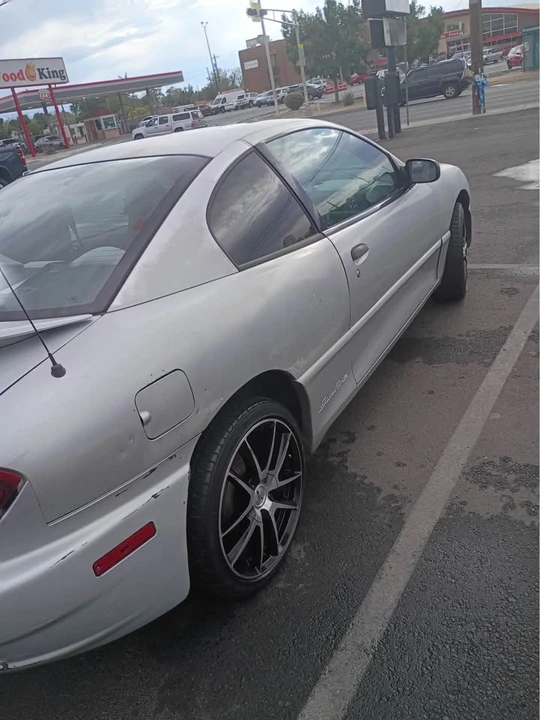 2004 Pontiac Sunfire - Image 3 of 5