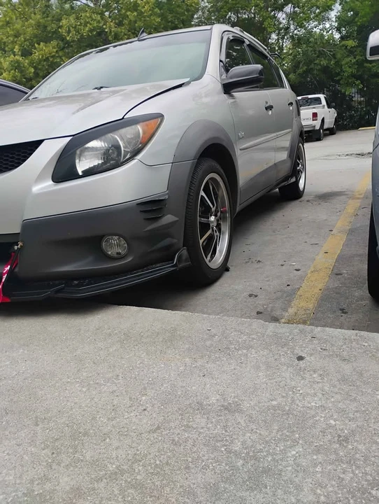 2004 Pontiac Vibe - Image 2 of 17