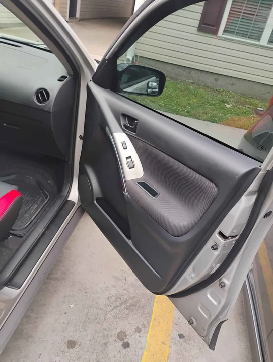 2004 Pontiac Vibe - Image 8 of 17