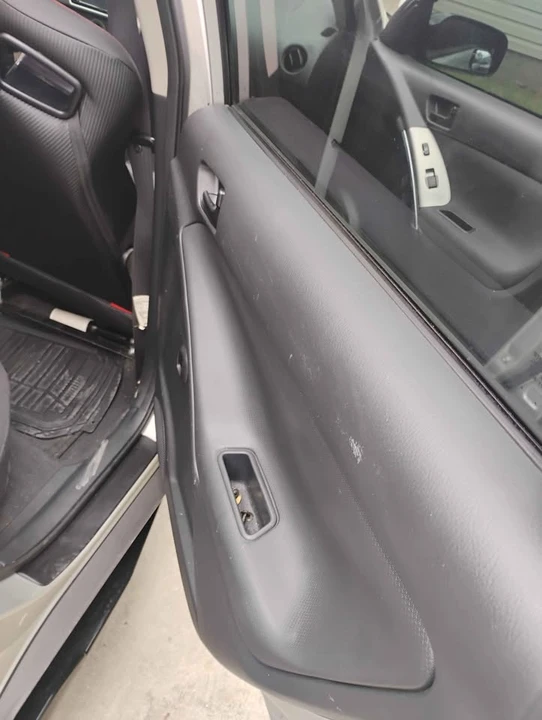 2004 Pontiac Vibe - Image 9 of 17