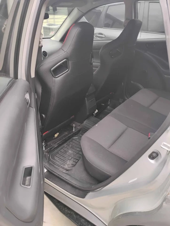 2004 Pontiac Vibe - Image 11 of 17