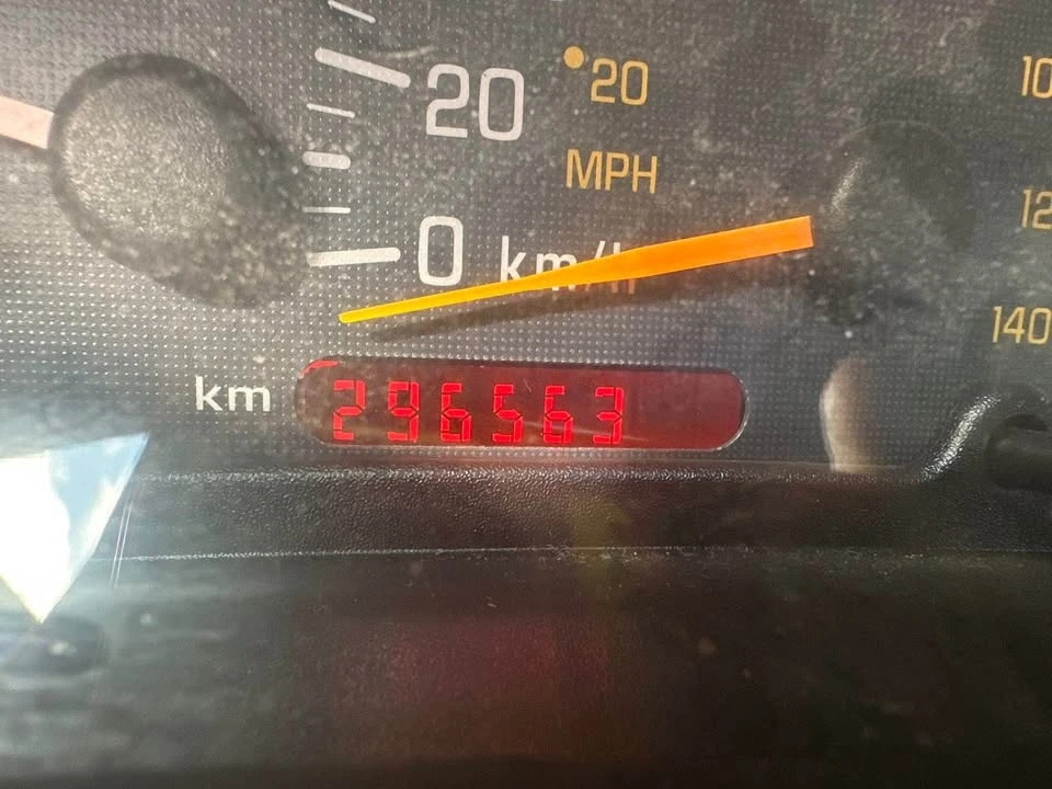 2004 Pontiac Sunfire - Image 2 of 11