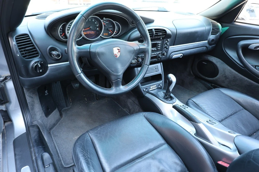 2004 Porsche 911 - Image 9 of 10