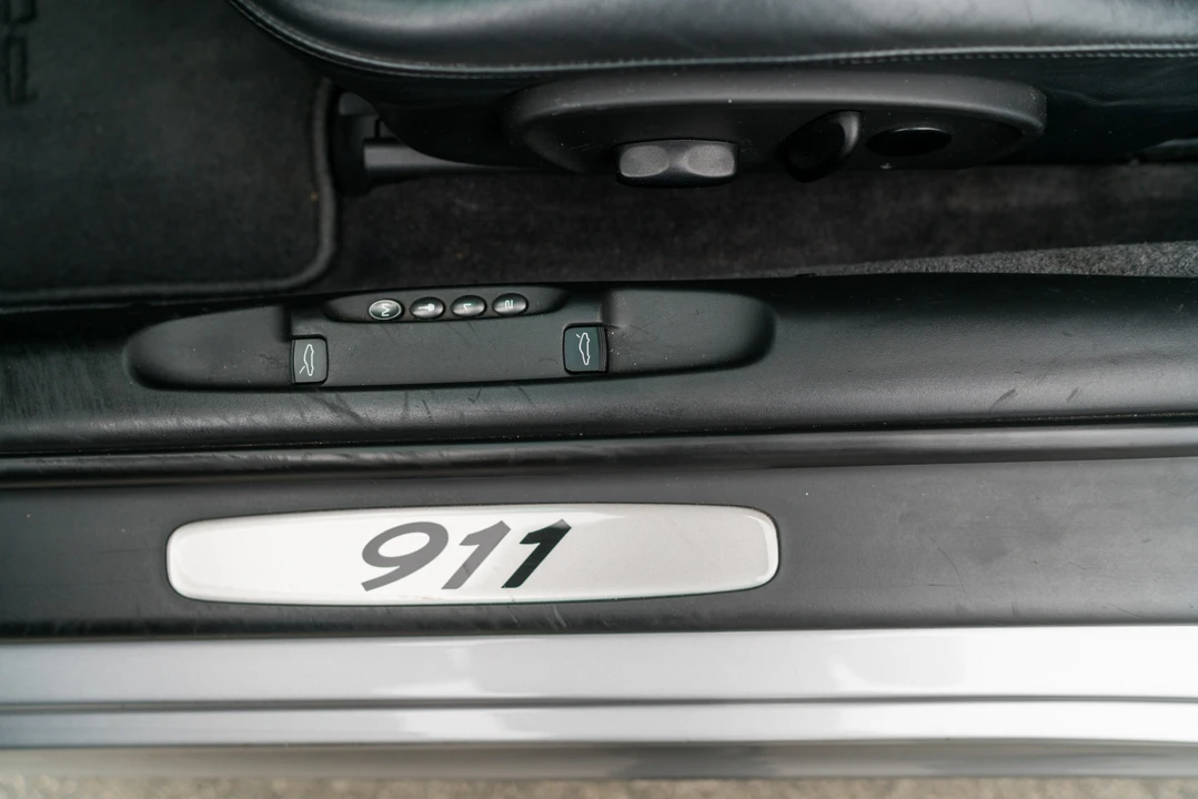 2004 Porsche 996 Carrera - Image 28 of 31