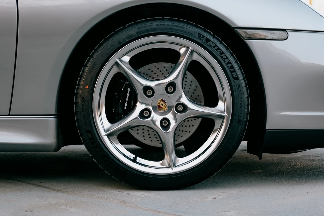 2004 Porsche 996 Carrera - Image 24 of 31