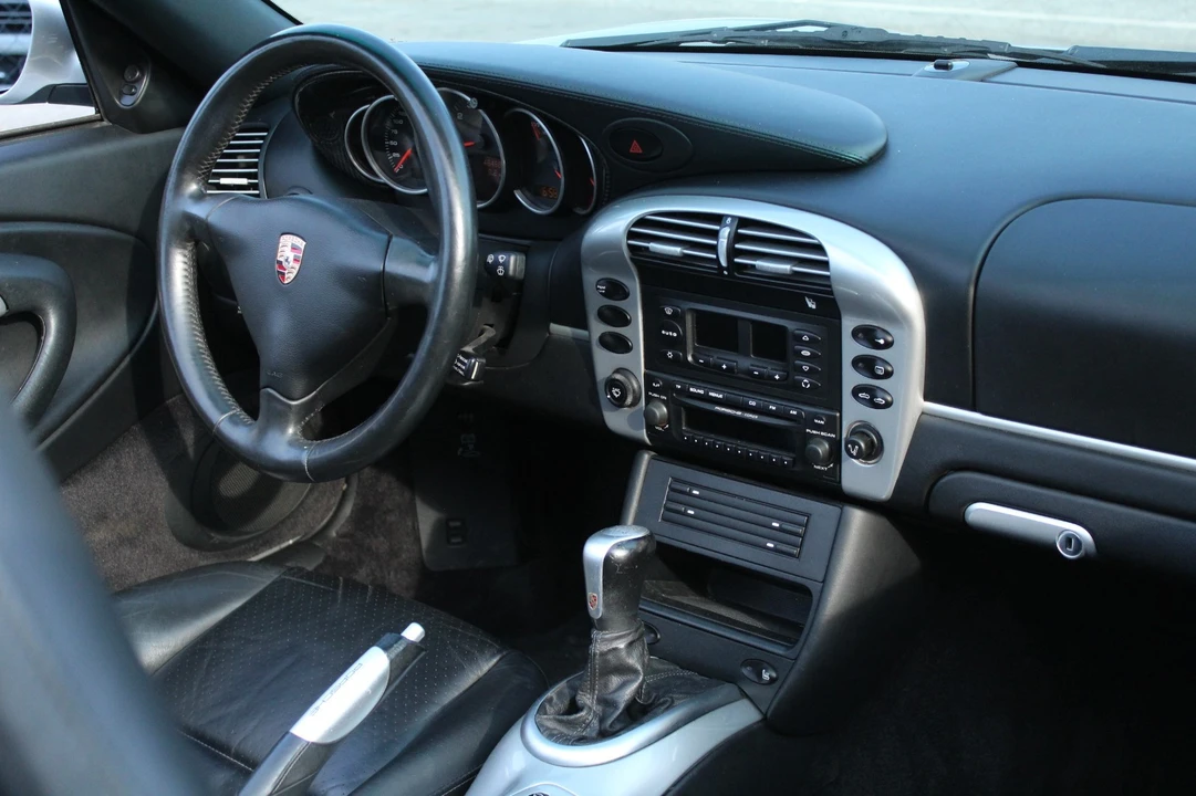 2004 Porsche 996 Carrera - Image 19 of 31